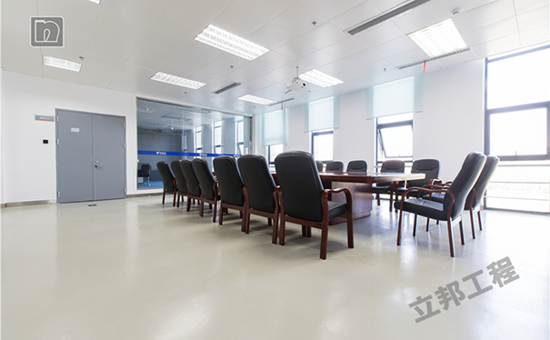 自流平地坪漆防水、防滑、防潮嗎?