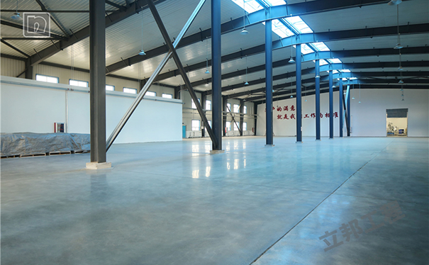 金剛砂耐磨固化地坪每平米價(jià)格是多少?