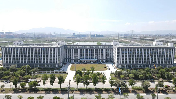 高效供貨 滿足多個(gè)醫(yī)療空間應(yīng)急建設(shè)需求.jpg