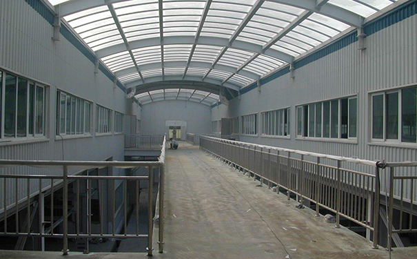 鋼結(jié)構(gòu)廠房造價(jià)多少錢一平方？