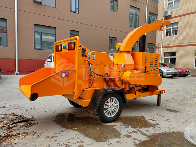 樹枝粉碎機(jī)是現(xiàn)代園林養(yǎng)護(hù)體系