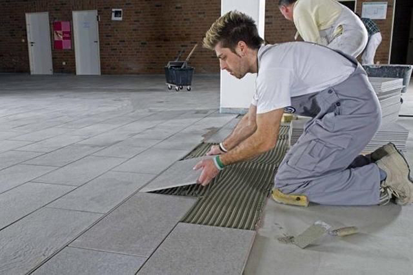 瓷磚粘合劑好還是水泥結(jié)實(shí)?哪個(gè)比較實(shí)用?